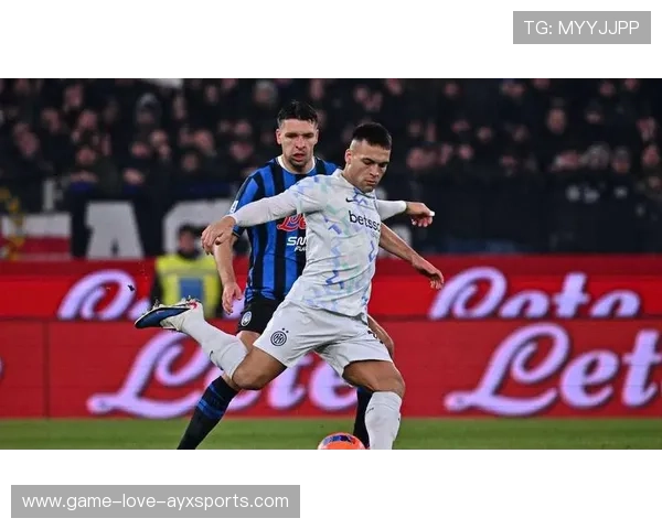 国米劳塔罗一条龙破门点燃看台