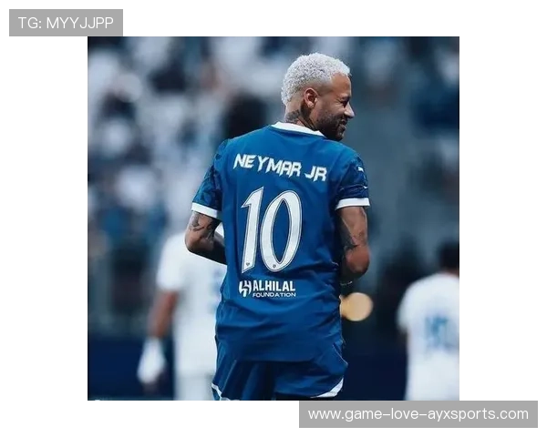 内马尔社媒删除与某歌手合照，八卦持续发酵