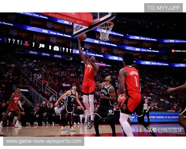 杜兰特拉开中距离轰炸，篮网攻势如潮