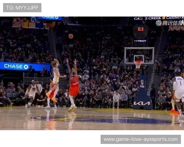 克莱外线压哨三分重新点燃勇士进攻