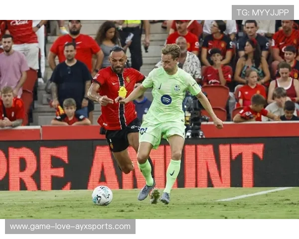 巴萨莱万门前抢点互相配合完成头球进球：从画面到训练的全景解码