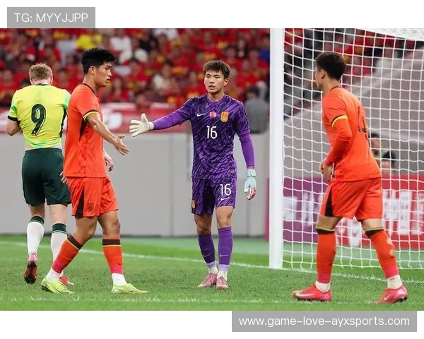 李昊快速起身完成二次扑救